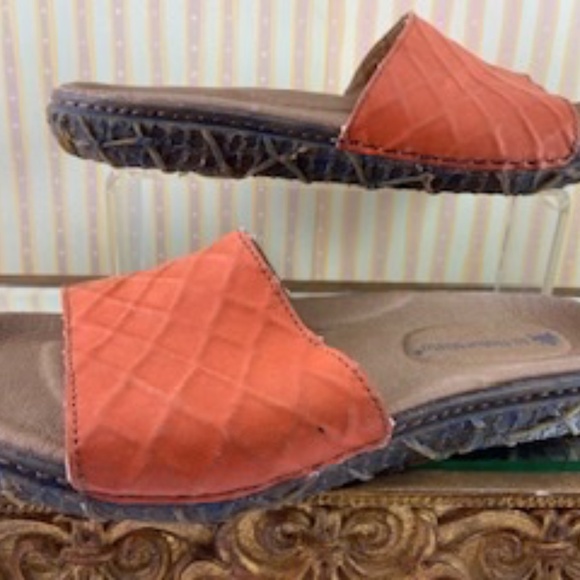 El Naturalista Orange Slides - Picture 15 of 15
